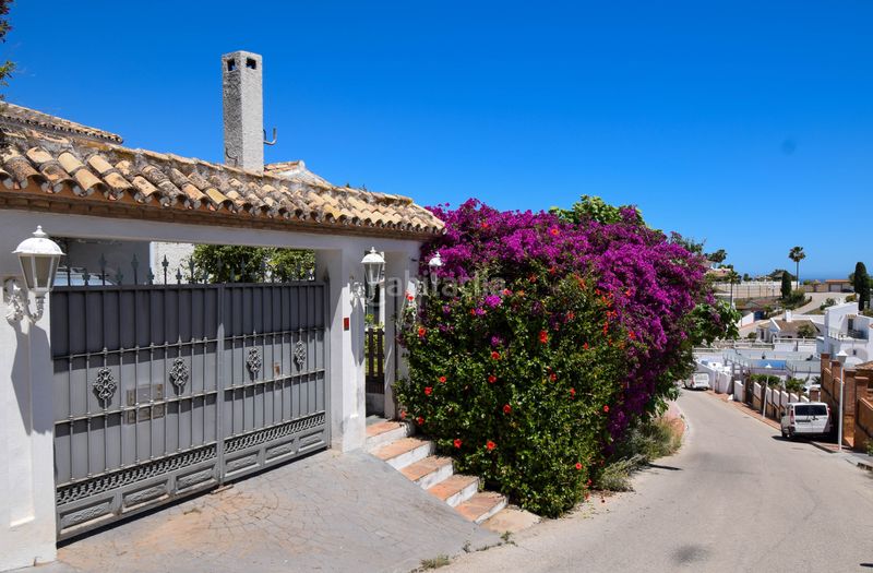 Foto 702eda58-809d-4ebb-9e0f-eb808d89140f. Xalet amb xemeneia aparcament piscina a Hipódromo - Cerrado del Águila Mijas