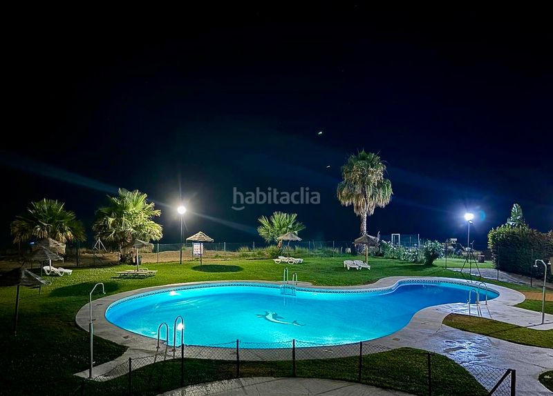 Foto a5ada292-396b-4280-aa30-5e49051a73ee. Pis amb calefacció aparcament piscina a Las Gaviotas - Carvajal Fuengirola