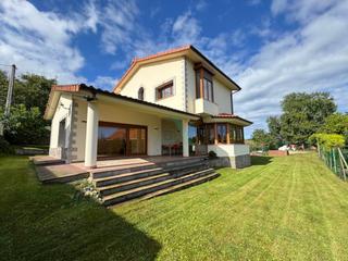 Casa  Parres - parres. Chalet con preciosas vistas en parres, parcela de 733 m2