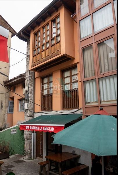 Foto 6dbbca44-9acc-49c6-b4ba-3d73ab2ff288. Pis a Llanes pueblo Llanes