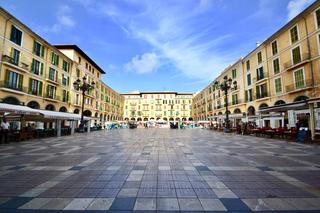 Traspàs Local Comercial a Cort. Restaurante con terraza en plaza mayor