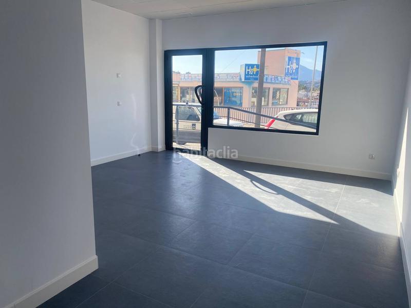 Foto 5d42ea70-79d9-47f3-9941-f84a68b6b99e. Rent business premise in avenida rey juan carlos 15 in Coín