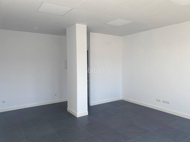 Foto b8b92972-2bc3-42c6-b140-fa12e33ec76d. Rent business premise in avenida rey juan carlos 15 in Coín