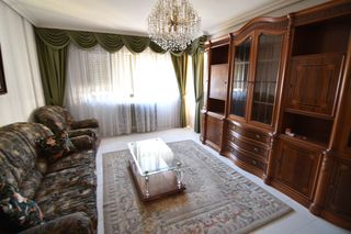 Pis a Sancho iv 2. Piso en venta en avda salamanca, 3 dormitorios.