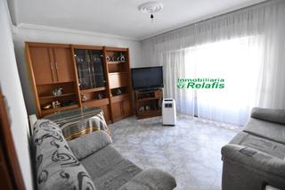 Appartement à Juan sebastian el cano 11. Piso en venta en avda salamanca, 3 dormitorios.