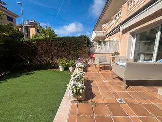 Casa adosada en SAgar. Casa a sagaro, segona linea de mar