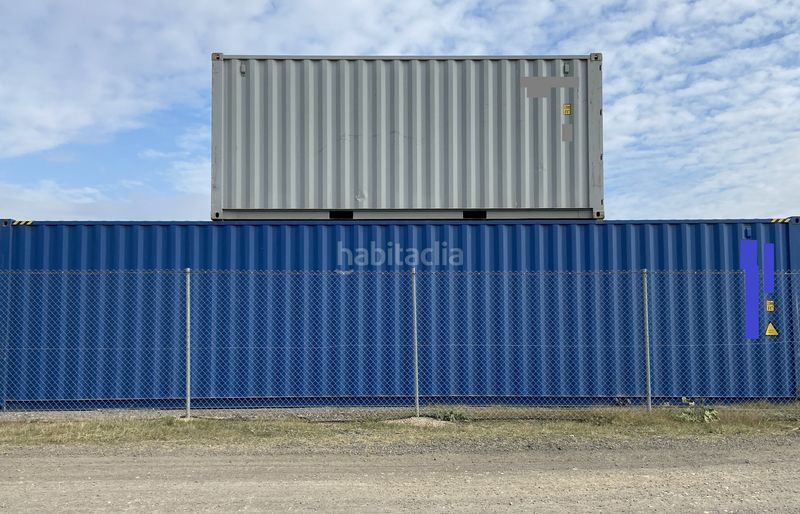 Foto 0d00114d-08b8-43af-b3d2-990f9ef4433f. Rent industrial plot in plaça de l'església 2 in Constantí