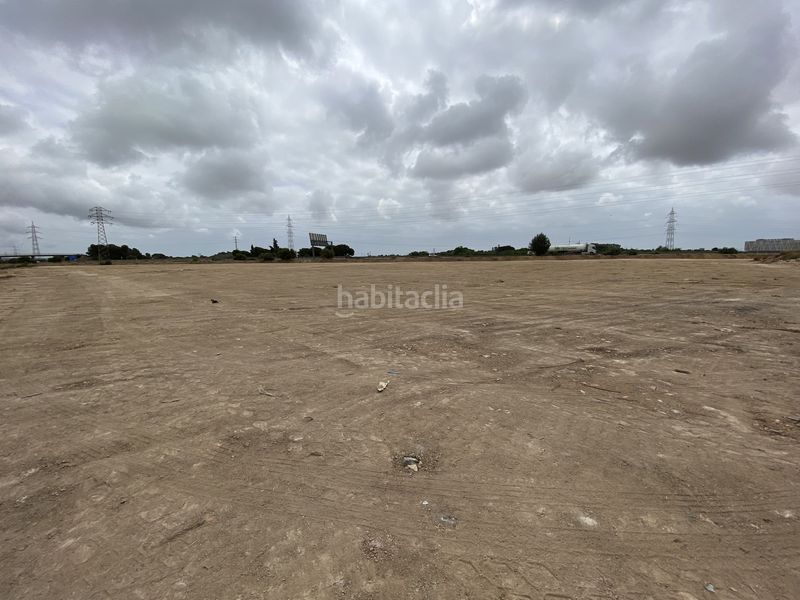 Foto 4135c85c-2227-4c23-9362-2f72ca03cb54. Rent industrial plot in plaça de l'església 2 in Constantí