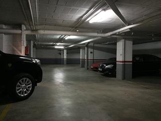 Rent Car parking in Carrer de brussel·les 51. Garajes grandes pakings alquiler c/ bruselas 51 salou