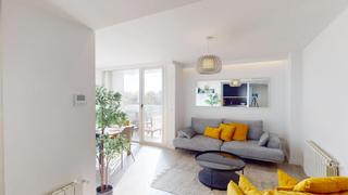 Piso  Calle antonio ferrandis actor. Ubicación privilegiada junto a roig arena con garaje y trastero