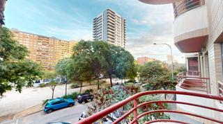 Appartement à Ciutat Jardí. Espectacular vivienda, amplia y luminosa, junto a blasco ibañez