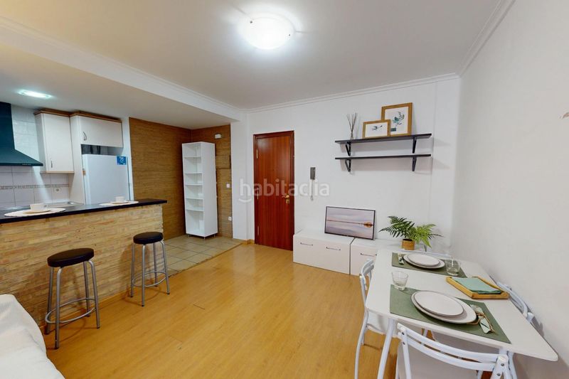 Foto f8821a53-ccf1-442f-982d-7bcdce780376. Pis a Russafa Valencia