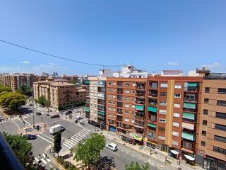 Piso  Calle calle doctor manuel candela. Fantástica vivienda en doctor manuel candela