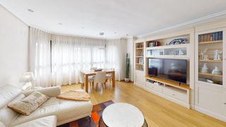 Piso  Calle del padre tomás montañana. Amplia vivienda de 4 dormitorios junto a la ciudad de las artes