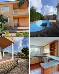 Chalet  Calle calle valls del vinalopó. Chalet independiente en urbanización vall de lliria