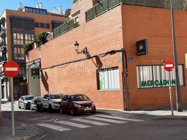 Foto 699d4cd5-937f-4890-84b5-bb2c9b2e5f42. Local comercial a Aiora Valencia