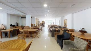 Local Comercial a Palmera. Local comercial con mucha visibilidad en palmera, a pocos minuto