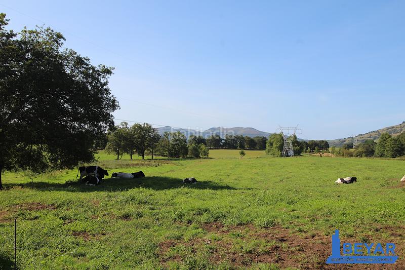 Foto 093cb678-7646-42f9-a3f2-54711bcabb19. Terreno residencial en barrio tezanos 1210 finca a la venta en Villacarriedo
