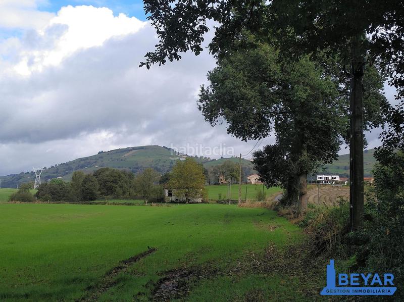 Foto 0d0e8243-21f5-494a-9040-1dfb2db6e55b. Terreno residencial en barrio tezanos 1210 finca a la venta en Villacarriedo