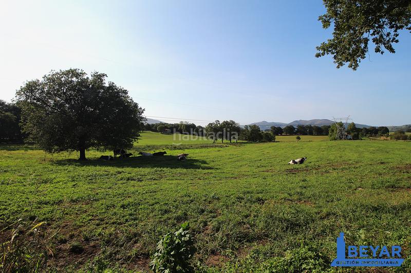 Foto 9cd1b518-bcca-4658-b2dc-ffb64e610ddf. Terreno residencial en barrio tezanos 1210 finca a la venta en Villacarriedo