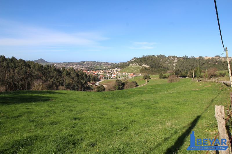Foto c1b775f8-ede2-4761-a023-d4b3d6245048. Terreno residenziale in Arce - barrio san pantaleón in Piélagos
