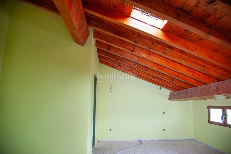 Foto 4462f987-dabc-4051-8123-3ec9d11433a7. Casa adossada a Penagos