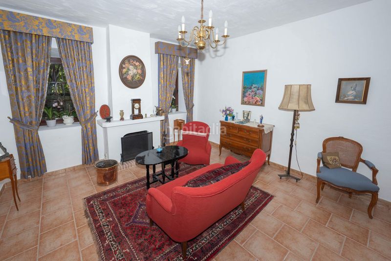 Foto 3f532848-c269-4c55-acb0-5f0ce4b422bf. Casa amb aparcament a Centro Alhaurín de la Torre