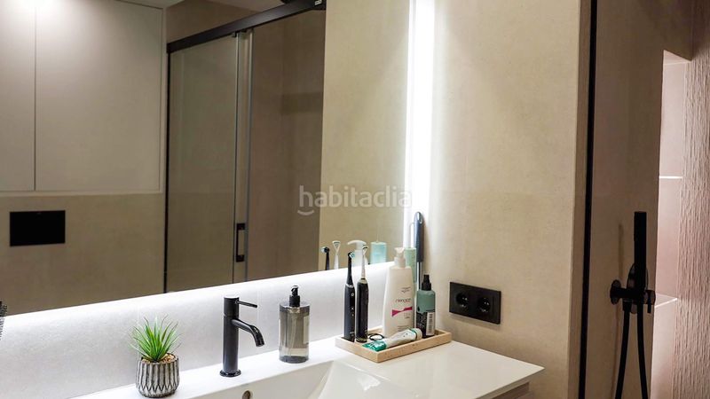 Foto 0e21a16b-6bb1-4717-91d1-6b6f1fbbc20b. Apartament amb aparcament piscina a Nueva Andalucía centro Marbella