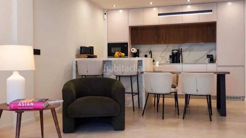 Foto 2f2bde54-4ffe-43fb-b3f0-1ca2671174dd. Apartament amb aparcament piscina a Nueva Andalucía centro Marbella