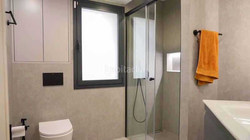 Foto 6b150954-88d3-4b23-8666-e0d8b69d8ec9. Apartament amb aparcament piscina a Nueva Andalucía centro Marbella