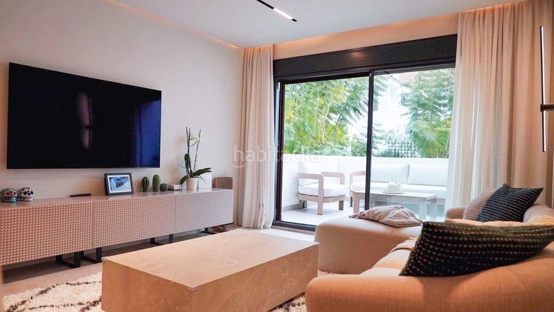 Foto a59f83a7-f833-4e09-9973-c738cd16421d. Apartament amb aparcament piscina a Nueva Andalucía centro Marbella