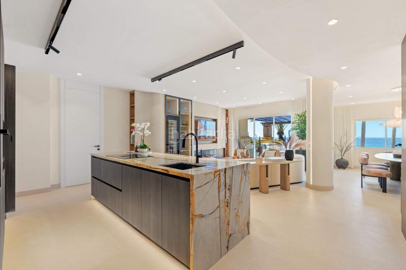 Foto 3886a078-3d1b-4d2f-a2cb-9044a848e4fa. Etagenwohnung mit parking pool in Río Real Marbella