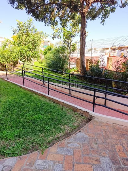 Foto 24811f44-4692-4477-a9ef-a375eab7b83f. Planta baixa amb piscina a Playamar - Benyamina Torremolinos