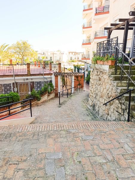 Foto f6362212-ca40-4a7a-a99c-844c56ca8cc5. Planta baixa amb piscina a Playamar - Benyamina Torremolinos