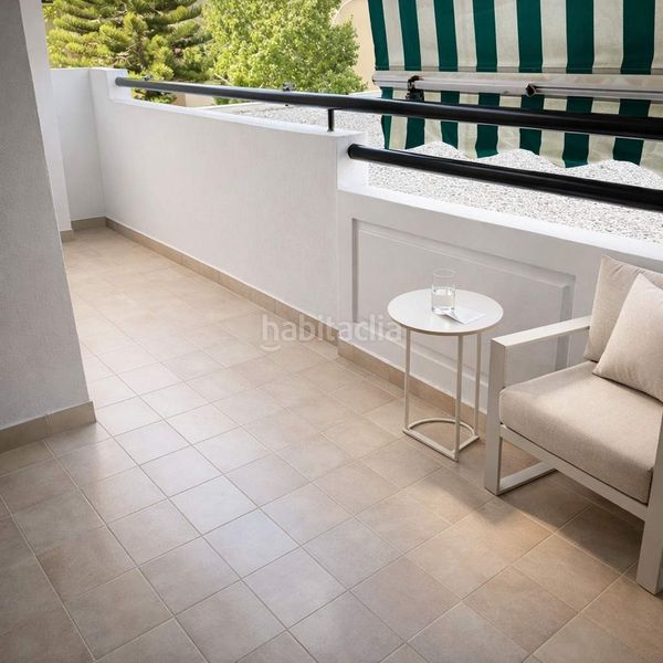 Foto 904d3880-5f9c-46e4-aa6b-2021ec87eca5. Pis amb aparcament piscina a La Carihuela - Los Nidos Torremolinos