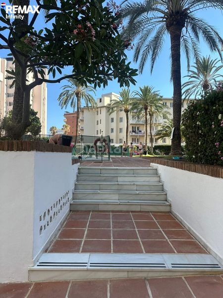 Foto bce1bc85-1353-42f2-afa7-064bdd75d9c4. Pis amb aparcament piscina a La Carihuela - Los Nidos Torremolinos