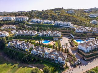 Reihenhaus en El Faro de Calaburra - Chaparral. Exclusiva vivienda con 2 suites  1 dormitorio y terraza en urban