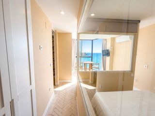 Estudi  Calle alhamar. Primera l�nea de playa, vistas al mar y pura luz! espectacular e
