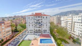 Etagenwohnung  Calle romer�a del roc�o. Espectacular piso con terraza y piscina a pasos de la playa!