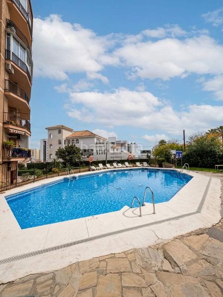 Foto 70cfddc1-8a00-422a-8fe6-7bde503f98a4. Apartament amb piscina a Solymar Benalmádena