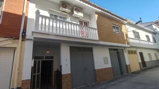 Casa a Baza. Casa con cochera