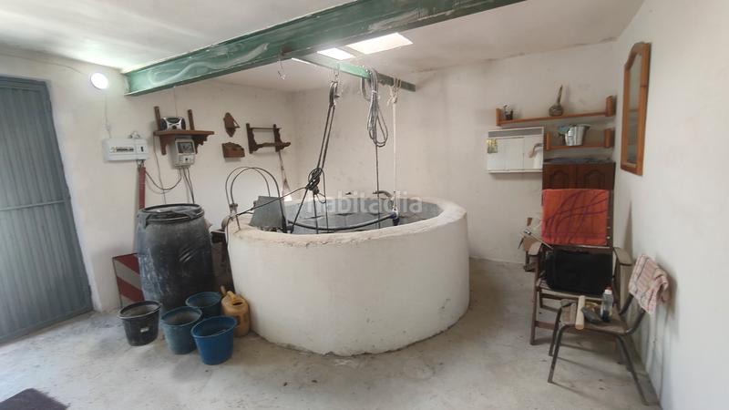Foto 8d0e614c-bd0b-4b90-a6ed-7b2b953ff200. Chalet en camino san tizo 1s nave con olivos en Baza