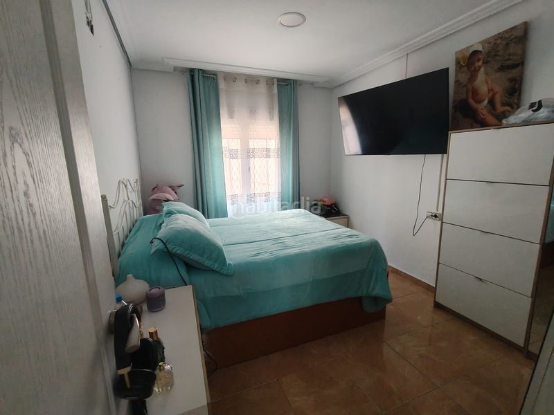 Foto b1caa694-6f8b-4f02-8b9d-ba5ec5a59896. Pis a Baza