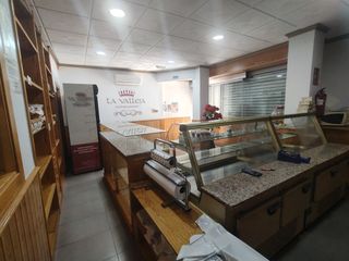 Local Comercial  Calle isaac peral. Panaderia y bolleria en funcionamiento