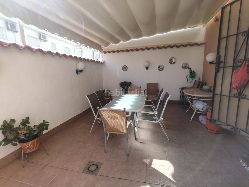 Foto 7801c2f2-9d6d-4006-a858-03215642b4db. Chalet casa con semisotano centrica en Baza