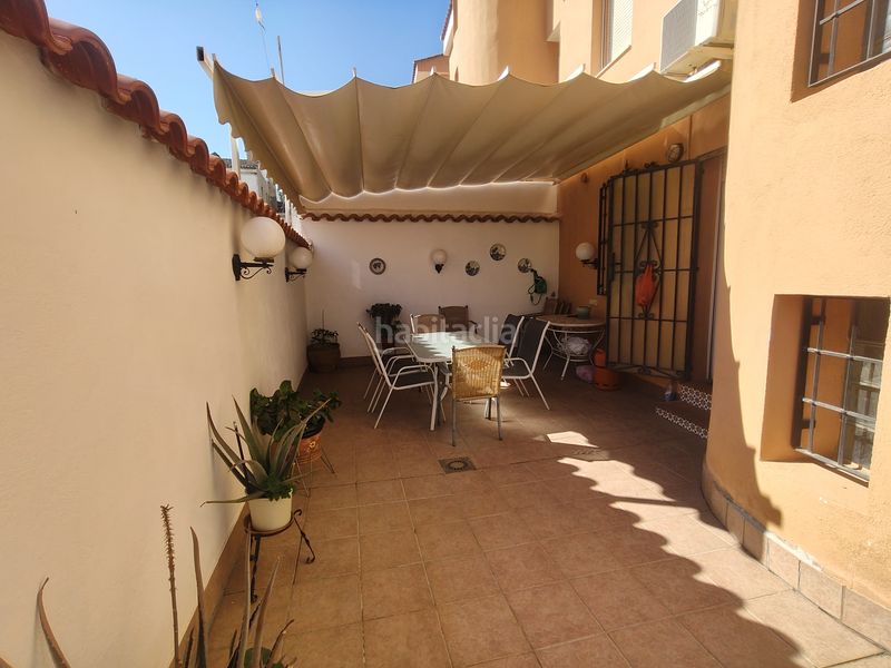 Foto c583d2db-84eb-42aa-8b2c-426f5705f840. Chalet casa con semisotano centrica en Baza