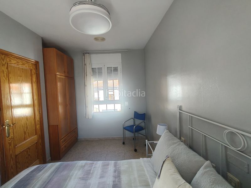 Foto f7e5f22a-738a-496a-958b-156e7d57b9c5. Chalet casa con semisotano centrica en Baza