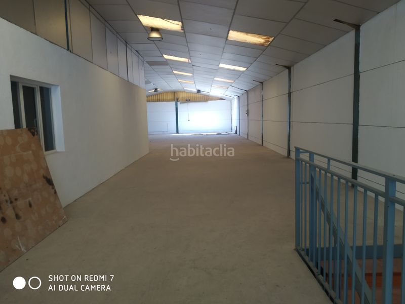 Foto ecc963bb-f308-4670-b5d5-a9e161c1dec0. Nau industrial a Baza