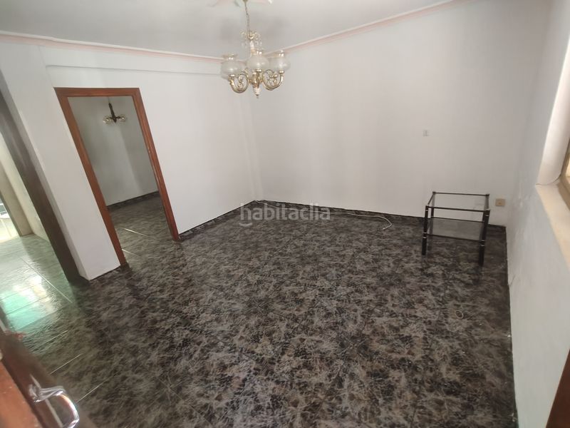 Foto c4050aa9-43d6-4e93-934d-5fe8dc52abff. Casa amb xemeneia a Baza