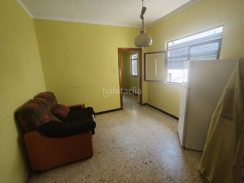 Foto d1e9c376-8979-412b-a170-e442cff36c71. Casa amb xemeneia a Caniles